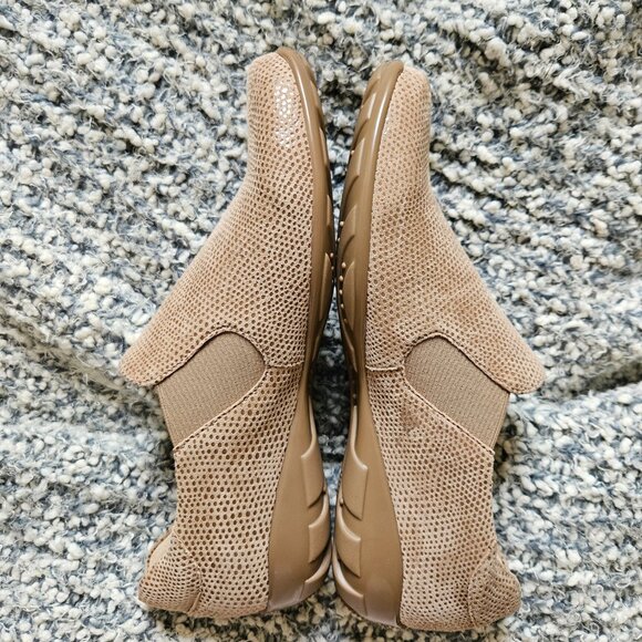 Leather Vaneli Sport loafers. Size: 7.5M (US). Color: Taupe/tan - Picture 4 of 8